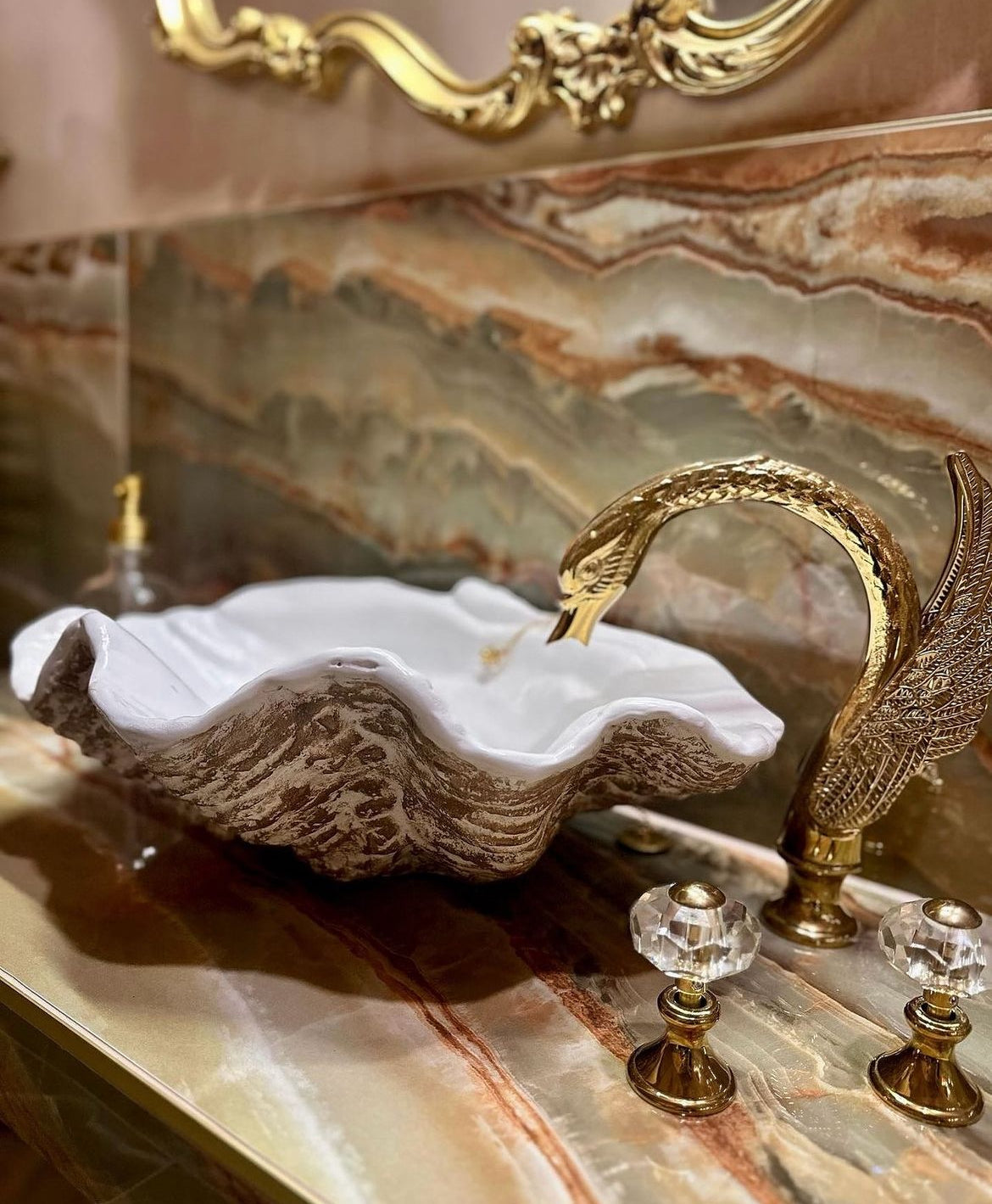 Small Clam Shell Sink in Bronze Fleck