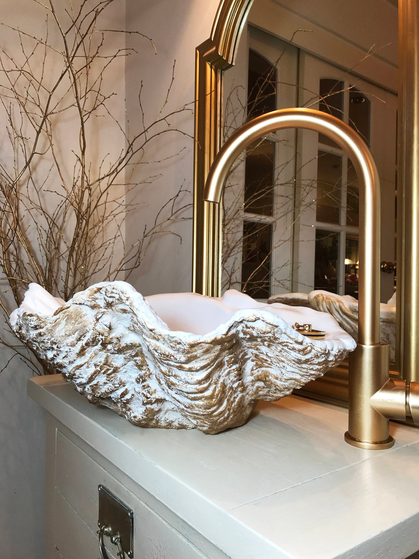 Small Clam Shell Sink in Bronze Fleck