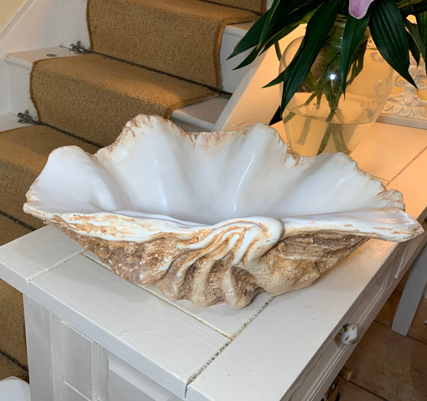 Clam Shell bowl medium in Burnt Umber