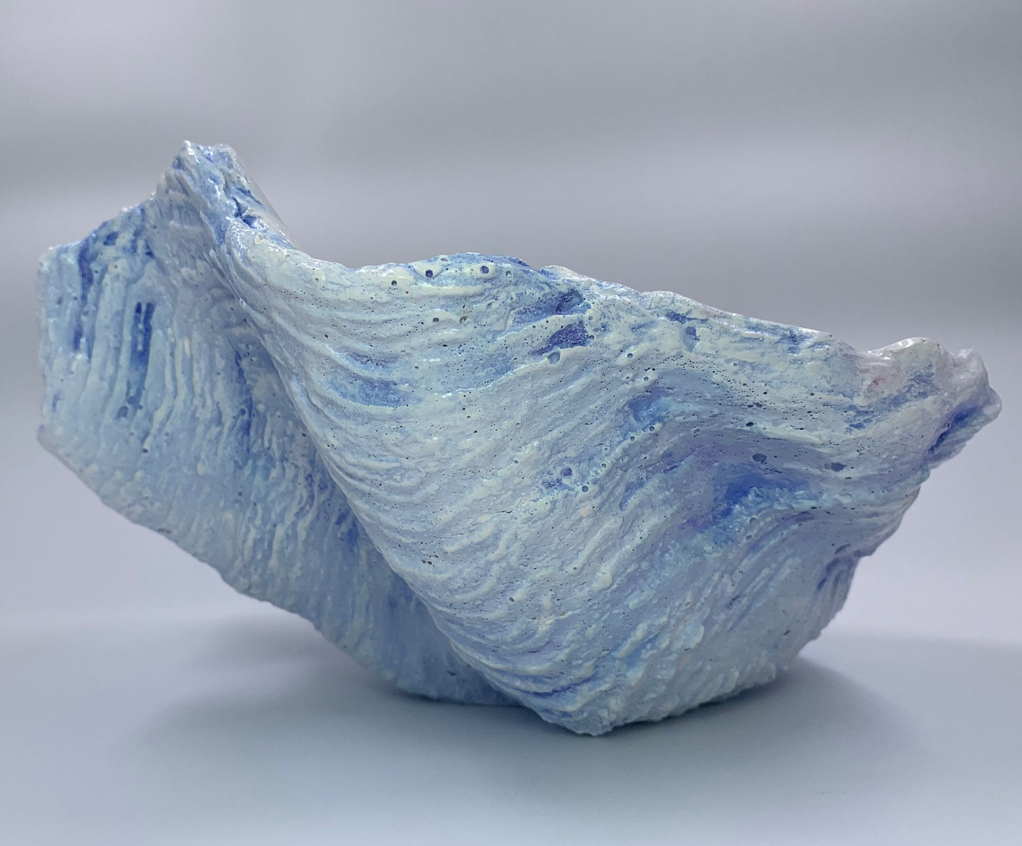 Petite Giant Clam Shell in Courtney Blue