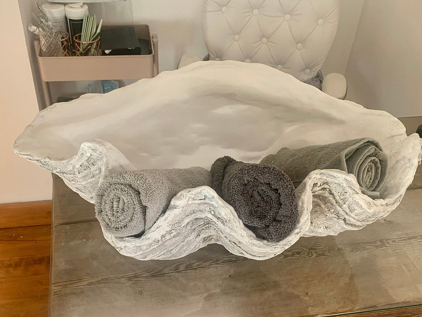Extra Large Giant Clam Shell in Driftwood Grey