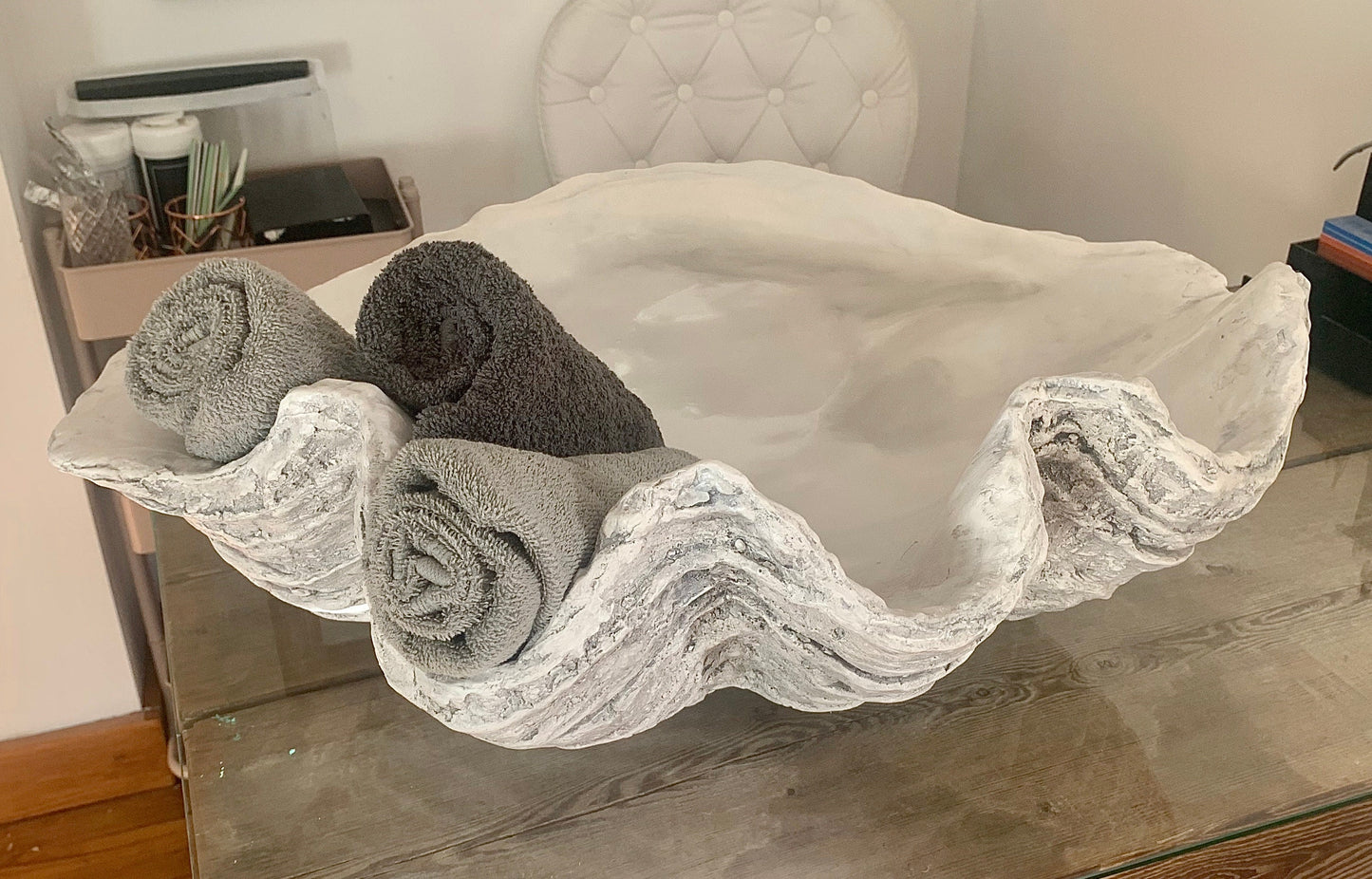 Extra Large Giant Clam Shell in Driftwood Grey