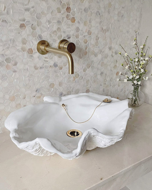 Small Clam Shell Sink in Pure White