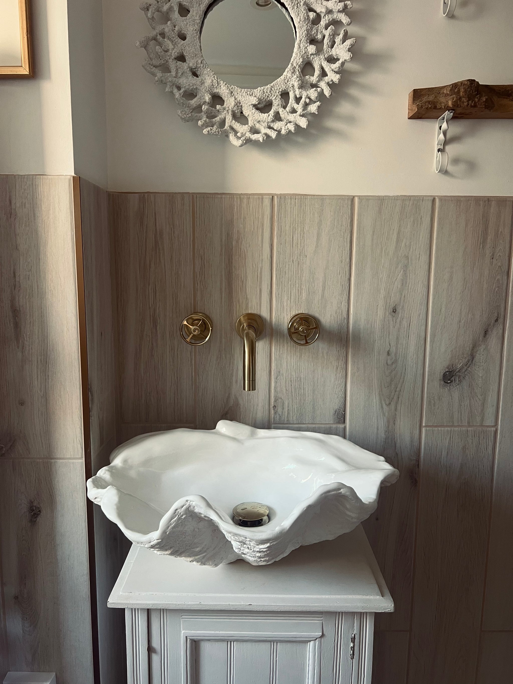 Small Clam Shell Sink in Pure White – teemorrisshells