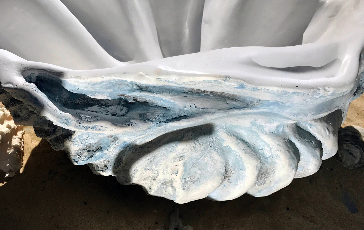 Large Clam Shell Sink in Aquamarine Blue
