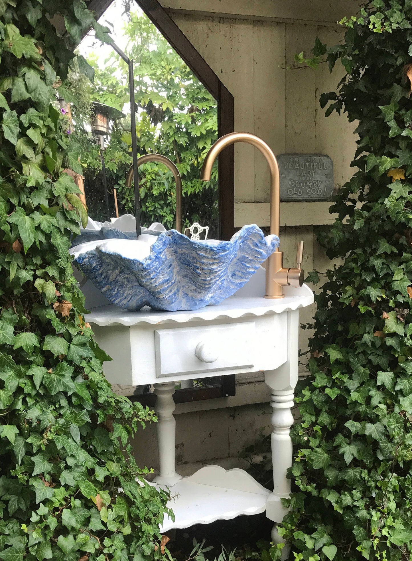 Small Clam Shell Sink in Powder Blue