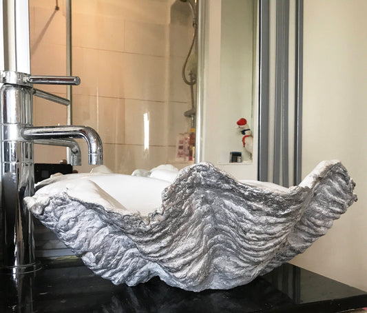 Small Clam Shell Sink in Silver Fleck