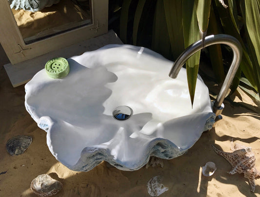 Medium Clam Shell Sink in Aquamarine Blue