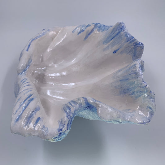 Petite Giant Clam Shell in Courtney Blue