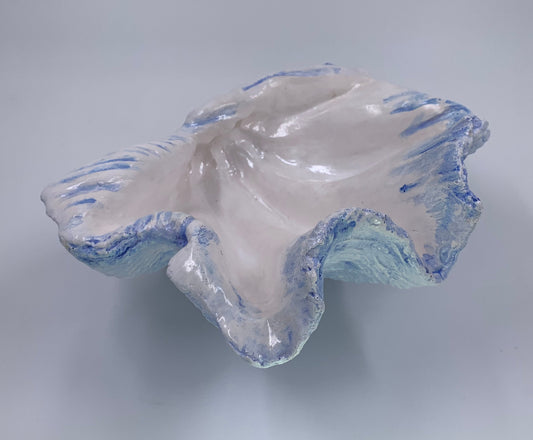 Petite Giant Clam Shell in Courtney Blue