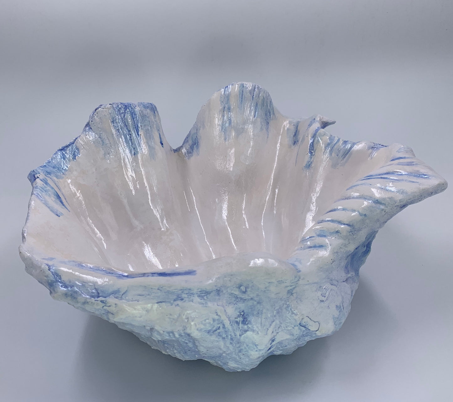 Petite Giant Clam Shell in Courtney Blue