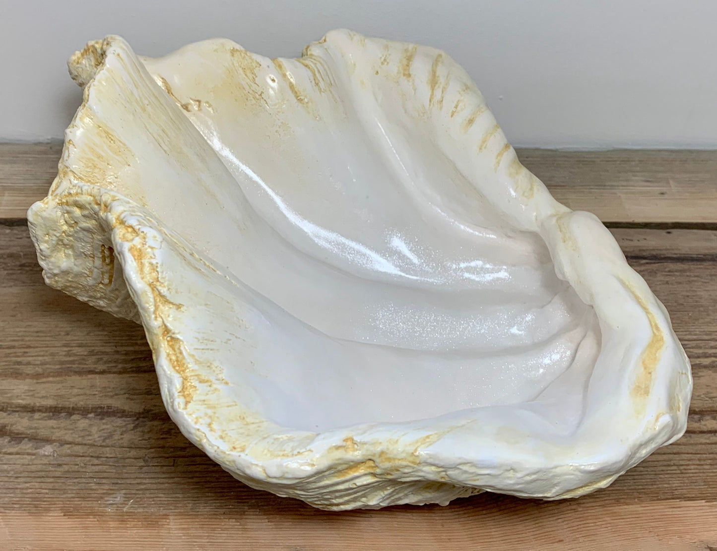 Petite Giant Clam Shell in Caramel