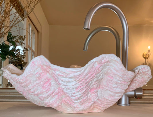 Small Clam Shell Sink in Muted Pink