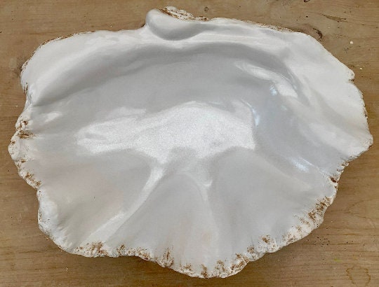 Clam Shell bowl medium in Real Sand