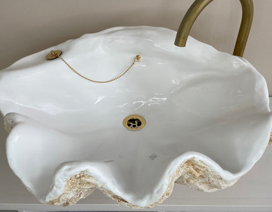 Medium Clam Shell Sink in Caramel